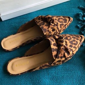 NEW Leopard print twist pointed mules